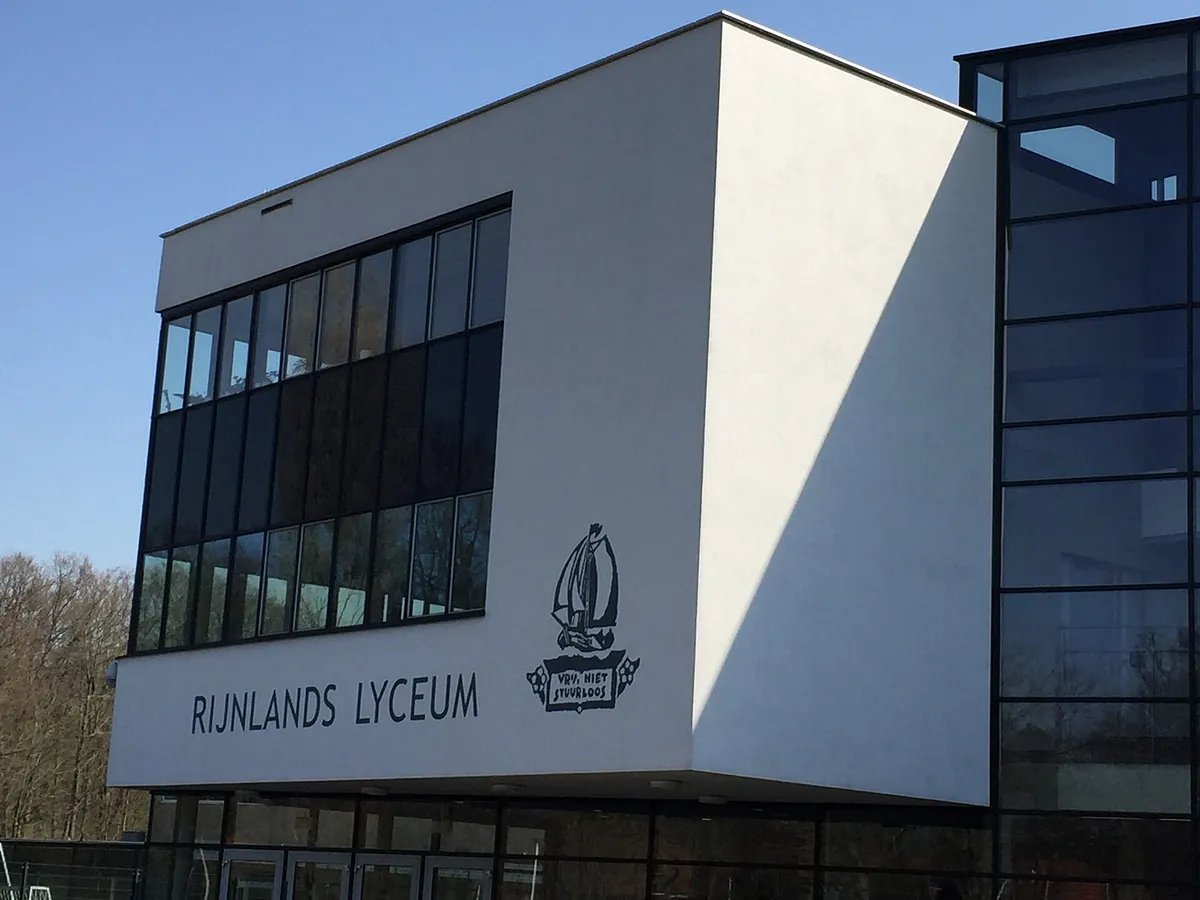 Rijnlands Lyceum Wassenaar の校舎(2020 年。International School Wassenaar は同じ学校の国際部門)